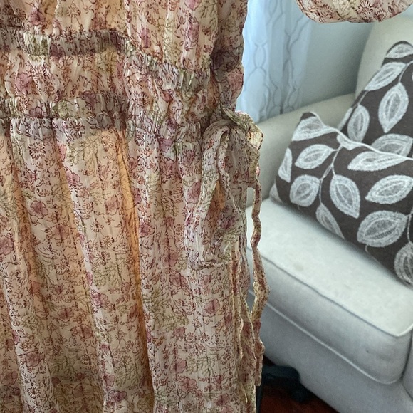 ASTR LORAL PRINT TIERED RUFFLE DRESS IN CREAM MAUVE DITSY SIZE LARGE - Picture 9 of 9